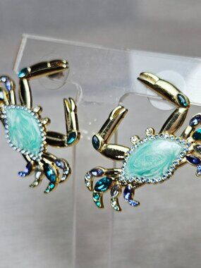 Sugarfix Baublebar Sea Life Crab Blue In a Pinch Fishing Earrings